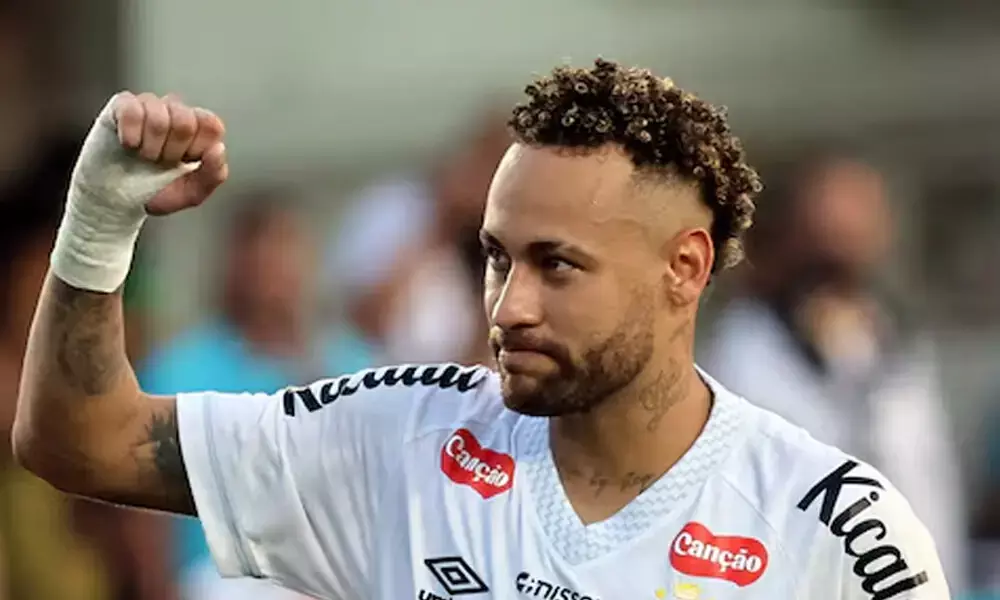 സൂപ്പര് താരം നെയ്മറിന്റെ കാല്മുട്ട് ശസ്ത്രക്രിയ വിജയകരം സൂപ്പര് താരം നെയ്മറിന്റെ കാല്മുട്ട് ശസ്ത്രക്രിയ വിജയകരം