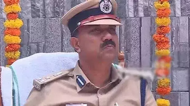 പരോള്‍ നല്‍കാന്‍ കൈക്കൂലി വാങ്ങി; ജയില്‍ ഡിഐജി വിനോദ് കുമാറിന് സസ്‌പെന്‍ഷന്‍