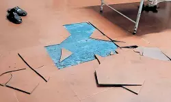 കോട്ടയം മെഡിക്കല് കോളജില് ടൈലുകള് പൊട്ടിത്തെറിച്ചു, വാര്ഡ് അടച്ചു കോട്ടയം മെഡിക്കല് കോളജില് ടൈലുകള് പൊട്ടിത്തെറിച്ചു, വാര്ഡ് അടച്ചു