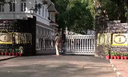 യുപി മോഡല്‍; ലോക് ഭവന്‍ ജീവനക്കാര്‍ക്ക് ക്രിസ്മസിന് അവധിയില്ല