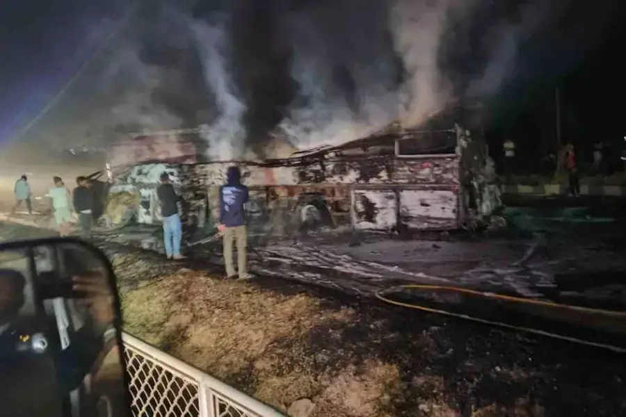 കർണാടകയിൽ വാഹനാപകടം; ഒൻപതു പേർ മരിച്ചു