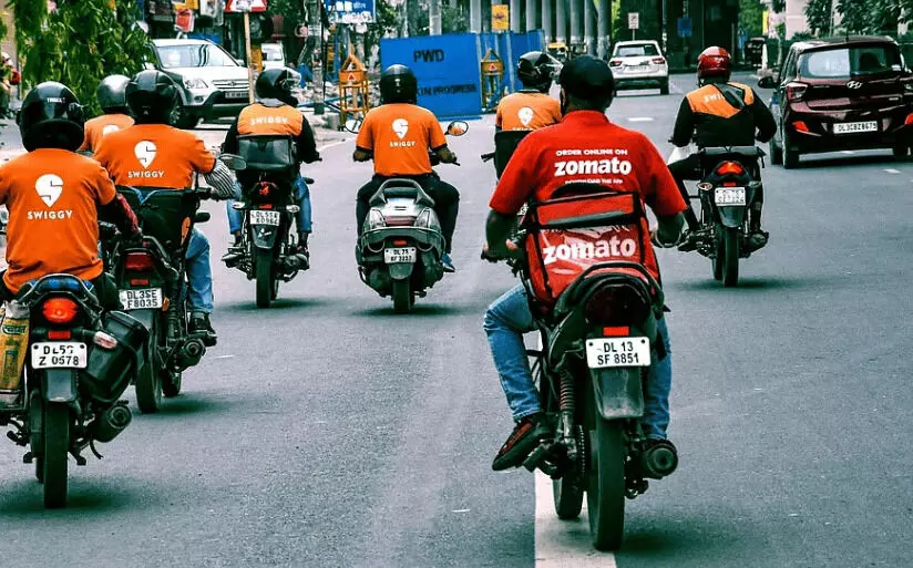 മെച്ചപ്പെട്ട വേതനവും സമഗ്രമായ ദേശീയ നയവും നടപ്പിലാക്കുക; സ്വിഗ്ഗി, സൊമാറ്റോ തൊഴിലാളികളുടെ പ്രതിഷേധം മെച്ചപ്പെട്ട വേതനവും സമഗ്രമായ ദേശീയ നയവും നടപ്പിലാക്കുക; സ്വിഗ്ഗി, സൊമാറ്റോ തൊഴിലാളികളുടെ പ്രതിഷേധം