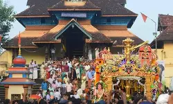 തങ്ക അങ്കി ഘോഷയാത്ര ഇന്ന് ശബരിമല സന്നിധാനത്ത് എത്തിചേരും, മണ്ഡലപൂജ നാളെ