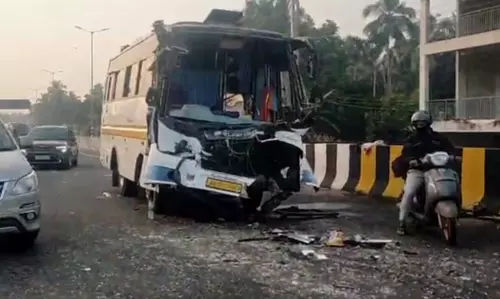 ശബരിമല തീര്‍ത്ഥാടകര്‍ സഞ്ചരിച്ച ബസ് അപകടത്തില്‍പ്പെട്ടു; 18 പേര്‍ക്ക് പരിക്ക്