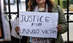 പെണ്‍കുട്ടികള്‍ക്ക് നീതി; പാര്‍ലമെന്റിനു മുന്നില്‍ പ്രതിഷേധവുമായി സാമൂഹ്യപ്രവര്‍ത്തകര്‍