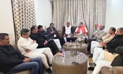 പ്രത്യേക യോഗം ചേര്‍ന്ന് ഉത്തര്‍പ്രദേശിലെ ബിജെപിയുടെ ബ്രാഹ്‌മണ, താക്കൂര്‍ എംഎല്‍എമാര്‍; തിരഞ്ഞെടുപ്പ് വരുന്ന കാര്യം ഓര്‍ക്കണമെന്ന് ബിജെപി നേതൃത്വം