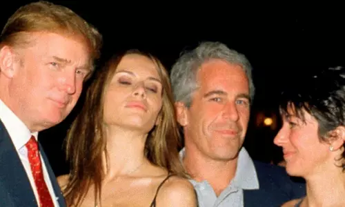 എപ്‌സ്റ്റൈന്റെ ഇരയുടെ കുഞ്ഞിനെ കൊല്ലുന്നതിന് ട്രംപ് ദൃക്‌സാക്ഷിയെന്ന് മൊഴി