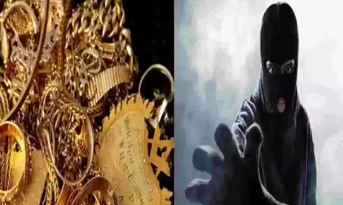 ദോഷങ്ങള്‍ പരിഹരിക്കാമെന്ന് വിശ്വസിപ്പിച്ച് ബിസിനസുകാരനില്‍ നിന്ന് 10 പവന്‍ സ്വര്‍ണം കവര്‍ന്നു