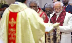  ഹിന്ദുത്വ വര്‍ഗീയവാദികള്‍ ക്രിസ്മസ് അലങ്കോലമാക്കിയപ്പോള്‍ പ്രധാനമന്ത്രി പള്ളിക്കുള്ളില്‍ പ്രാര്‍ഥിക്കാനെത്തിയത് ഒരു പക്ഷേ വിദേശരാജ്യങ്ങളിലെ ഭരണാധികാരികളെ കാണിക്കാനാകും.. ദീപിക മുഖപ്രസംഗം