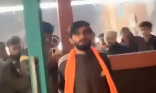 ഹിന്ദു പെണ്കുട്ടിയുടെ ജന്മദിന പാര്ട്ടിക്കെത്തിയ മുസ്ലിം സുഹൃത്തുക്കളെ ആക്രമിച്ച ഹിന്ദുത്വന് മോഷണക്കേസ് പ്രതി ഹിന്ദു പെണ്കുട്ടിയുടെ ജന്മദിന പാര്ട്ടിക്കെത്തിയ മുസ്ലിം സുഹൃത്തുക്കളെ ആക്രമിച്ച ഹിന്ദുത്വന് മോഷണക്കേസ് പ്രതി