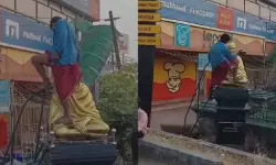 മദ്യപിച്ച ശേഷം പ്രതിമയ്ക്ക് മുകളില്‍ കയറി അസഭ്യവര്‍ഷം; ഗാന്ധി പ്രതിമയ്ക്ക് നേരെ അതിക്രമം