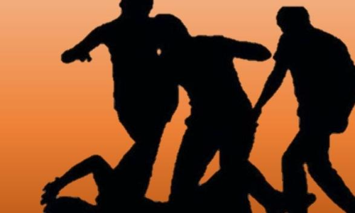 തമിഴ്‌നാട്ടില്‍ രണ്ടുപേരെ നടുറോഡില്‍ അടിച്ചുകൊന്നു