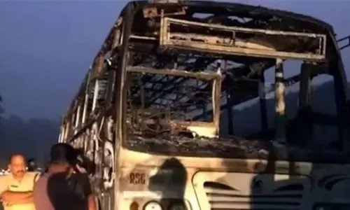 മലപ്പുറം-ഗവി കെഎസ്ആര്‍ടിസി ബസ് കത്തിനശിച്ചു