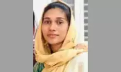 യുവതി ഫ്ളാറ്റില്‍ തൂങ്ങി മരിച്ച നിലയില്‍