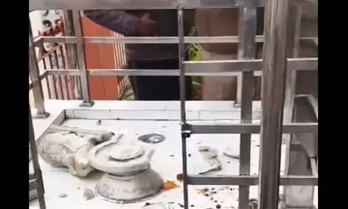 ക്ഷേത്രത്തിലെ ശിവലിംഗം തകര്ത്തു; പ്രതി അറസ്റ്റില് ക്ഷേത്രത്തിലെ ശിവലിംഗം തകര്ത്തു; പ്രതി അറസ്റ്റില്