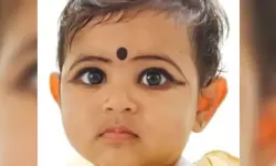 ഓട്ടോ മറിഞ്ഞ് പരിക്കേറ്റ ഒരുവയസ്സുകാരി പിറന്നാള്ത്തലേന്ന് മരിച്ചു ഓട്ടോ മറിഞ്ഞ് പരിക്കേറ്റ ഒരുവയസ്സുകാരി പിറന്നാള്ത്തലേന്ന് മരിച്ചു