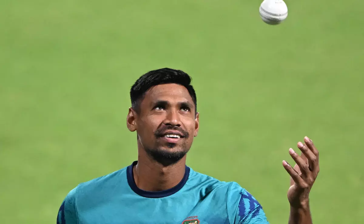 ഹിന്ദുമതനേതാക്കളുടെ ഭീഷണിക്ക് വഴങ്ങി ബിസിസിഐ; ബംഗ്ലാദേശ്‌ പേസര്‍ മുസ്തഫിസുര്‍ റഹ്‌മാനെ ഒഴിവാക്കാന്‍ നിര്‍ദേശം, ഐപിഎല്ലില്‍ കെ കെആറിന് തിരിച്ചടി