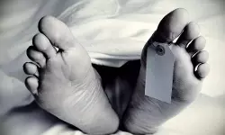 മഹാരാഷ്ട്രയില് പ്രസവത്തിനായി ആറ് കിലോമീറ്റര് നടന്ന് ആശുപത്രിയിലെത്താന് ശ്രമിച്ച ഗര്ഭിണി മരിച്ചു മഹാരാഷ്ട്രയില് പ്രസവത്തിനായി ആറ് കിലോമീറ്റര് നടന്ന് ആശുപത്രിയിലെത്താന് ശ്രമിച്ച ഗര്ഭിണി മരിച്ചു