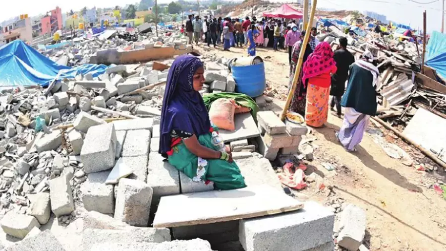 കര്‍ണാടകയിലെ ബുള്‍ഡോസര്‍ രാജ്: ഇരകള്‍ ഇപ്പോഴും കൊടും തണുപ്പില്‍; ഫ്‌ളാറ്റ് കൈമാറ്റം വൈകുന്നു