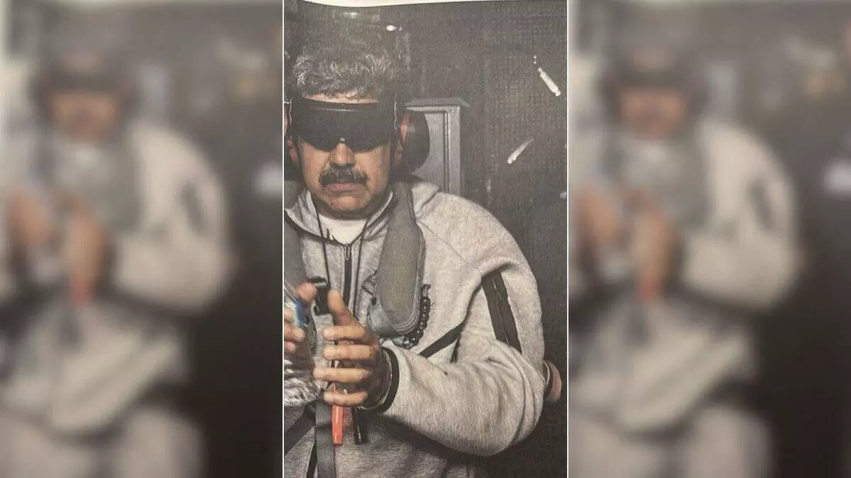 മഡൂറോയേയും ഭാര്യയേയും ന്യൂയോര്ക്കിലെത്തിച്ചു; യുഎസ് കോടതിയില് ഹാജരാക്കുമെന്ന് ട്രംപ് മഡൂറോയേയും ഭാര്യയേയും ന്യൂയോര്ക്കിലെത്തിച്ചു; യുഎസ് കോടതിയില് ഹാജരാക്കുമെന്ന് ട്രംപ്