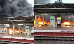 തൃശൂര്‍ തീപിടിത്തം; വൈദ്യുതി ലൈനില്‍ നിന്നുണ്ടായ തീപ്പൊരിയാണ് അപകടകാരണം എന്ന വാദം തള്ളി റെയില്‍വേ