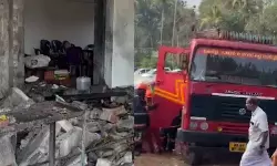 കടാതി പള്ളിയില് കതിന പൊട്ടിത്തെറിച്ചു; ഒരു മരണം കടാതി പള്ളിയില് കതിന പൊട്ടിത്തെറിച്ചു; ഒരു മരണം