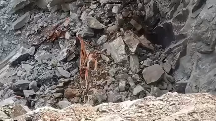 ഒഡീഷയില്‍ കരിങ്കല്‍ ക്വാറിയില്‍ പാറയിടിഞ്ഞ് വന്‍ അപകടം; നിരവധി മരണം