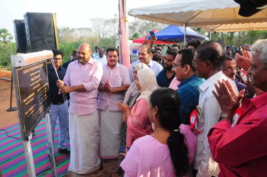 കേരളത്തിലെ ആദ്യത്തെ വനിതാ സ്വകാര്യ വ്യവസായ പാര്ക്ക് പാലക്കാട്ട് വരും; വ്യവസായ മന്ത്രി പി പാജീവ് കേരളത്തിലെ ആദ്യത്തെ വനിതാ സ്വകാര്യ വ്യവസായ പാര്ക്ക് പാലക്കാട്ട് വരും; വ്യവസായ മന്ത്രി പി പാജീവ്