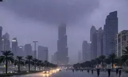 യുഎഇയില്‍ ശക്തമായ മഴ തുടരുന്നു; മൂടല്‍മഞ്ഞിന് മുന്നറിയിപ്പ്