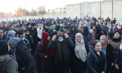 സിറിയയിലെ യുഎസ് താവളത്തിന് മുന്നില്‍ കുര്‍ദ് പ്രതിഷേധം