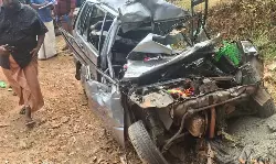 കാറും കെഎസ്ആര്‍ടിസി ബസും കൂട്ടിയിടിച്ച് അപകടം; മൂന്നു പേര്‍ക്ക് ദാരുണാന്ത്യം