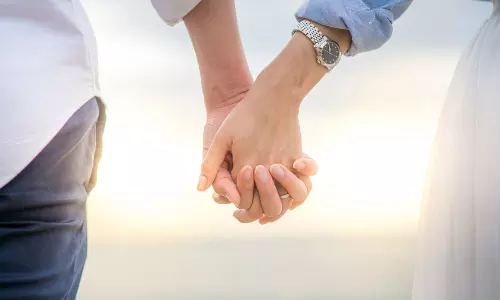 മിശ്ര വിവാഹിതര്‍ ഒരുമിച്ച് താമസിക്കുന്നത് കുറ്റകരമല്ലെന്നും അവരുടെ സുരക്ഷ ഉറപ്പാക്കണമെന്നും അലഹബാദ് ഹൈക്കോടതി