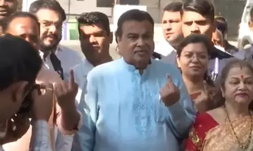 മഹാരാഷ്ട്രയിലെ 29 മുനിസിപ്പല്‍ കോര്‍പ്പറേഷനുകളില്‍ വോട്ടെടുപ്പ് പുരോഗമിക്കുന്നു