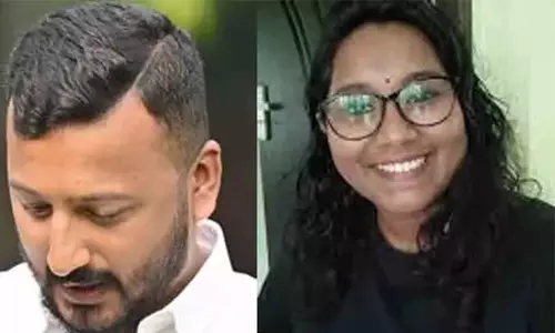 രാഹുലിനെതിരായ പീഡനപരാതി; സോഷ്യല് മീഡിയ പോസ്റ്റിന് രഞ്ജിത പുളിക്കന് കസ്റ്റഡിയില് രാഹുലിനെതിരായ പീഡനപരാതി; സോഷ്യല് മീഡിയ പോസ്റ്റിന് രഞ്ജിത പുളിക്കന് കസ്റ്റഡിയില്