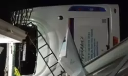 കോളജ് വിദ്യാര്‍ഥികള്‍ സഞ്ചരിച്ച ടൂറിസ്റ്റ് ബസ് മറിഞ്ഞു; 17 പേര്‍ക്ക് പരിക്ക്