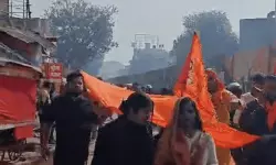 താജ്മഹലിലെ ഉറൂസ്: കാവിത്തുണി കെട്ടാന്‍ ശ്രമിച്ച് ഹിന്ദു മഹാസഭ