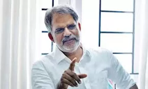 ഗോള്വാള്ക്കറുടെ ചിത്രത്തിന് മുന്നില് നിലവിളക്ക് കൊളുത്തി കുമ്പിട്ട് തൊഴുത സതീശനെ ആരും മറന്നിട്ടില്ല: എ വിജയരാഘവന് ഗോള്വാള്ക്കറുടെ ചിത്രത്തിന് മുന്നില് നിലവിളക്ക് കൊളുത്തി കുമ്പിട്ട് തൊഴുത സതീശനെ ആരും മറന്നിട്ടില്ല: എ വിജയരാഘവന്