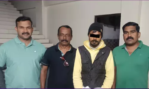 ഡോക്ടറെ ഡിജിറ്റല് അറസ്റ്റ് ചെയ്ത് പണം തട്ടിയ പ്രതിയെ പഞ്ചാബില് നിന്നും പിടികൂടി ഡോക്ടറെ ഡിജിറ്റല് അറസ്റ്റ് ചെയ്ത് പണം തട്ടിയ പ്രതിയെ പഞ്ചാബില് നിന്നും പിടികൂടി