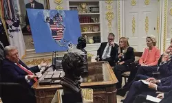 ഗ്രീന്‍ലാന്‍ഡ് ചേര്‍ത്ത യുഎസിന്റെ ഭൂപടവുമായി ഡോണള്‍ഡ് ട്രംപ്