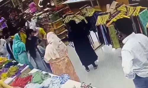 വിവാഹത്തെ എതിര്‍ത്ത ആണ്‍സുഹൃത്തിന്റെ മാതാവിനെ കുത്തി 19കാരി