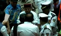 കര്‍ണാടകയില്‍ ഗവര്‍ണറും സര്‍ക്കാരും തമ്മില്‍ പോര് രൂക്ഷം; നയപ്രഖ്യാപന പ്രസംഗം നടത്തുന്നതിനിടെ ഇറങ്ങിപ്പോയി ഗവര്‍ണര്‍