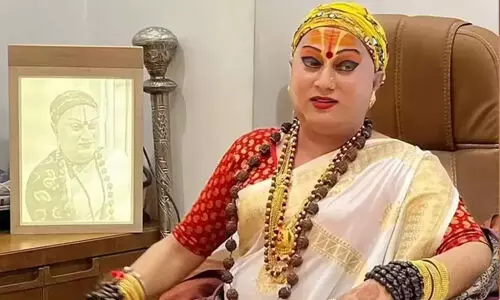 ട്രാന്സ്ജെന്ഡര് ജിഹാദ് ആരോപിച്ച് ട്രാന്സ്ജെന്ഡര് നേതാവ് ട്രാന്സ്ജെന്ഡര് ജിഹാദ് ആരോപിച്ച് ട്രാന്സ്ജെന്ഡര് നേതാവ്