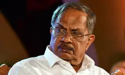 എംടിയെ വ്യക്തിഹത്യ ചെയ്യാന് ശ്രമം; പുതിയ പുസ്തകത്തിനെതിരേ മക്കള് എംടിയെ വ്യക്തിഹത്യ ചെയ്യാന് ശ്രമം; പുതിയ പുസ്തകത്തിനെതിരേ മക്കള്