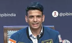 ക്യാപ്റ്റന് ശുഭാന്ഷു ശുക്ലയ്ക്ക് അശോക ചക്ര; പ്രശാന്ത് നായര്ക്ക് കീര്ത്തി ചക്ര, ലഫ്റ്റനന്റ് കമാന്ഡര് ദില്ന, ലഫ്റ്റനന്റ് കമാന്ഡര് രൂപ എന്നിവര്ക്ക് ശൗര്യ ചക്ര ക്യാപ്റ്റന് ശുഭാന്ഷു ശുക്ലയ്ക്ക് അശോക ചക്ര; പ്രശാന്ത് നായര്ക്ക് കീര്ത്തി ചക്ര, ലഫ്റ്റനന്റ് കമാന്ഡര് ദില്ന, ലഫ്റ്റനന്റ് കമാന്ഡര് രൂപ എന്നിവര്ക്ക് ശൗര്യ ചക്ര