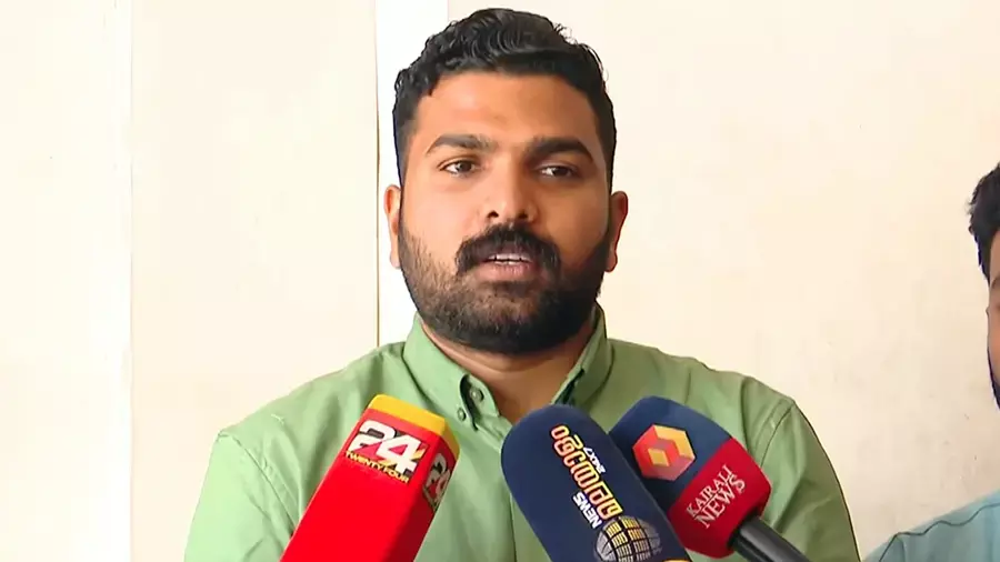 പാലക്കാട്ട് വിദ്യാര്ഥിനി ജീവനൊടുക്കിയ സംഭവം; ആര്എസ്എസ് നിയന്ത്രണത്തിലുളള സ്കൂളെന്ന് എസ്എഫ്ഐ നേതാവ് പാലക്കാട്ട് വിദ്യാര്ഥിനി ജീവനൊടുക്കിയ സംഭവം; ആര്എസ്എസ് നിയന്ത്രണത്തിലുളള സ്കൂളെന്ന് എസ്എഫ്ഐ നേതാവ്