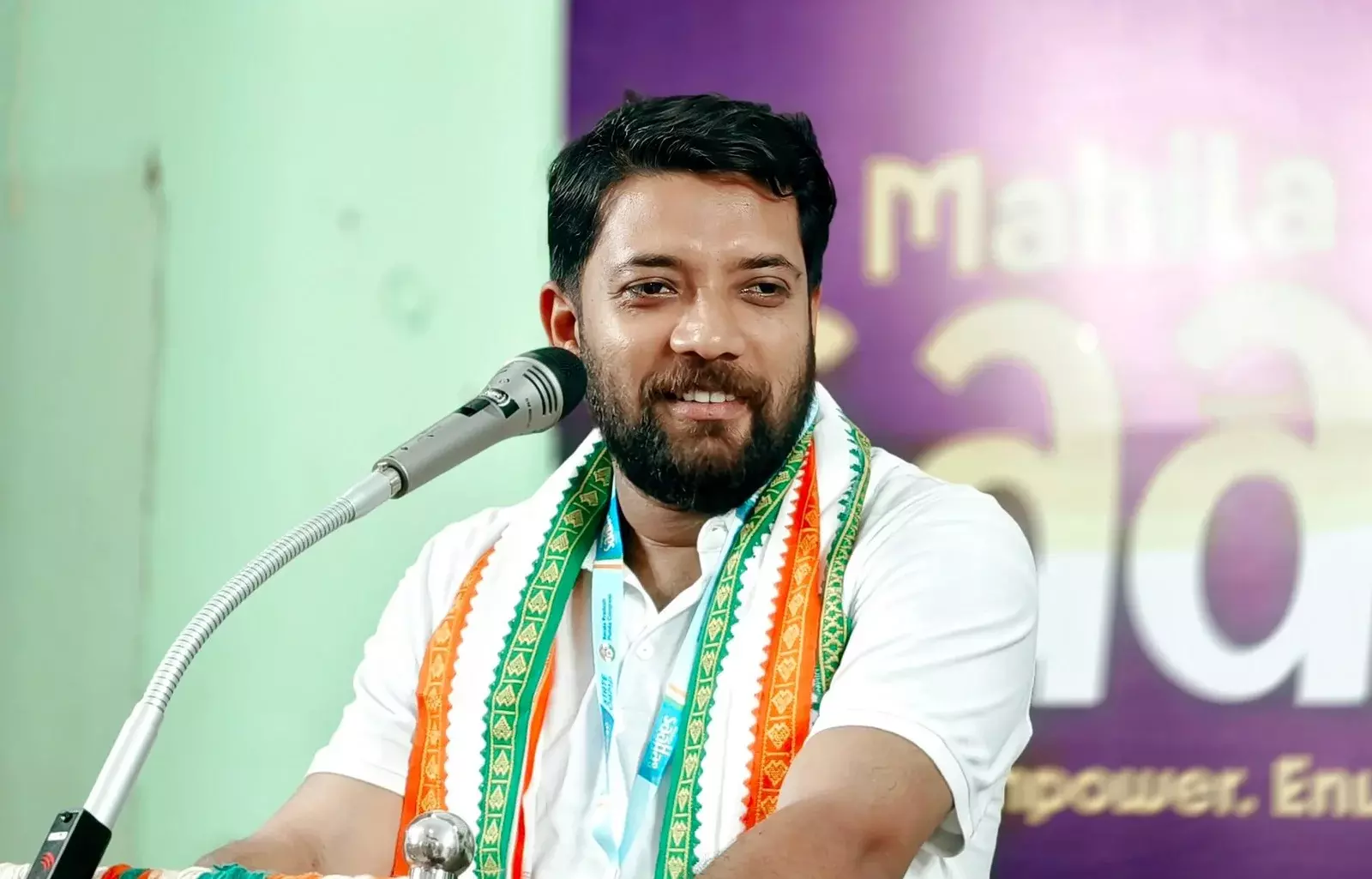 ദേശീയപാത ഉപരോധം; ഷാഫി പറമ്പില് എംപിക്ക് ശിക്ഷ വിധിച്ച് കോടതി ദേശീയപാത ഉപരോധം; ഷാഫി പറമ്പില് എംപിക്ക് ശിക്ഷ വിധിച്ച് കോടതി