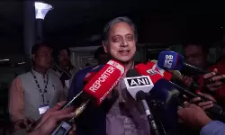 പറയാനുള്ളത് പാര്‍ട്ടി നേതൃത്വത്തോട് പറയും;സിപിഎമ്മിലേക്കെന്നുള്ള വാര്‍ത്തകള്‍ തള്ളി ശശി തരൂര്‍