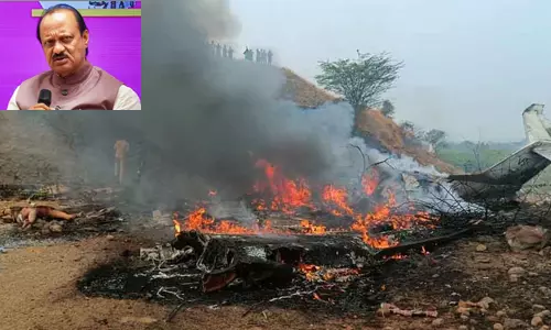 മഹാരാഷ്ട്ര ഉപമുഖ്യമന്ത്രി സഞ്ചരിച്ച വിമാനം തകര്‍ന്നുവീണു; ഗുരുതര പരിക്കെന്ന് റിപോര്‍ട്ട്
