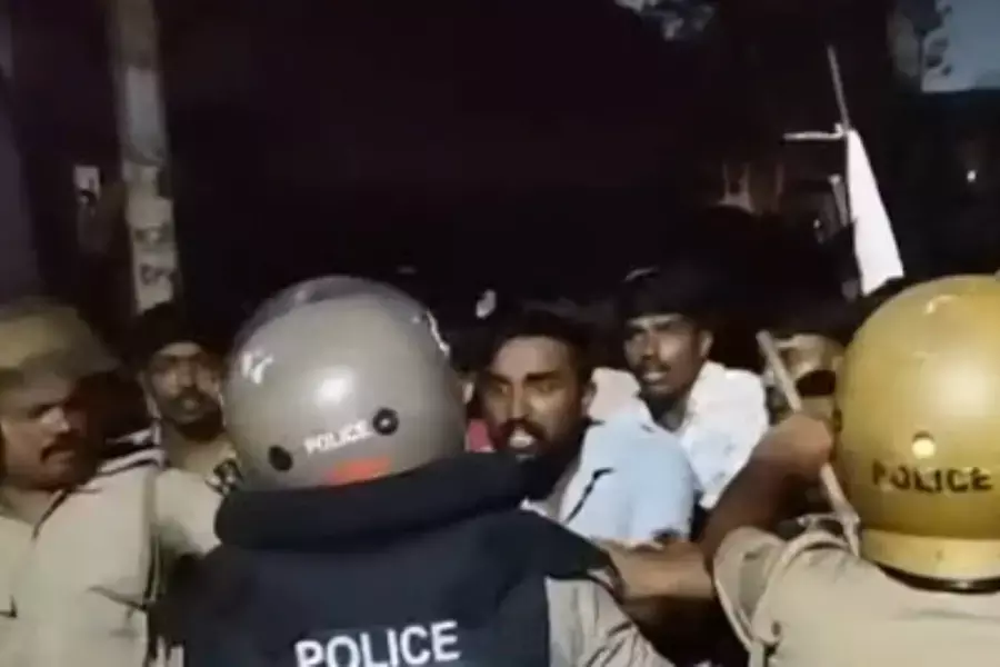 കണ്ണൂരില്‍ തെരുവില്‍ ഏറ്റുമുട്ടി യൂത്ത് കോണ്‍ഗ്രസ്, എസ്എഫ്ഐ- ഡിവൈഎഫ്ഐ പ്രവര്‍ത്തകര്‍