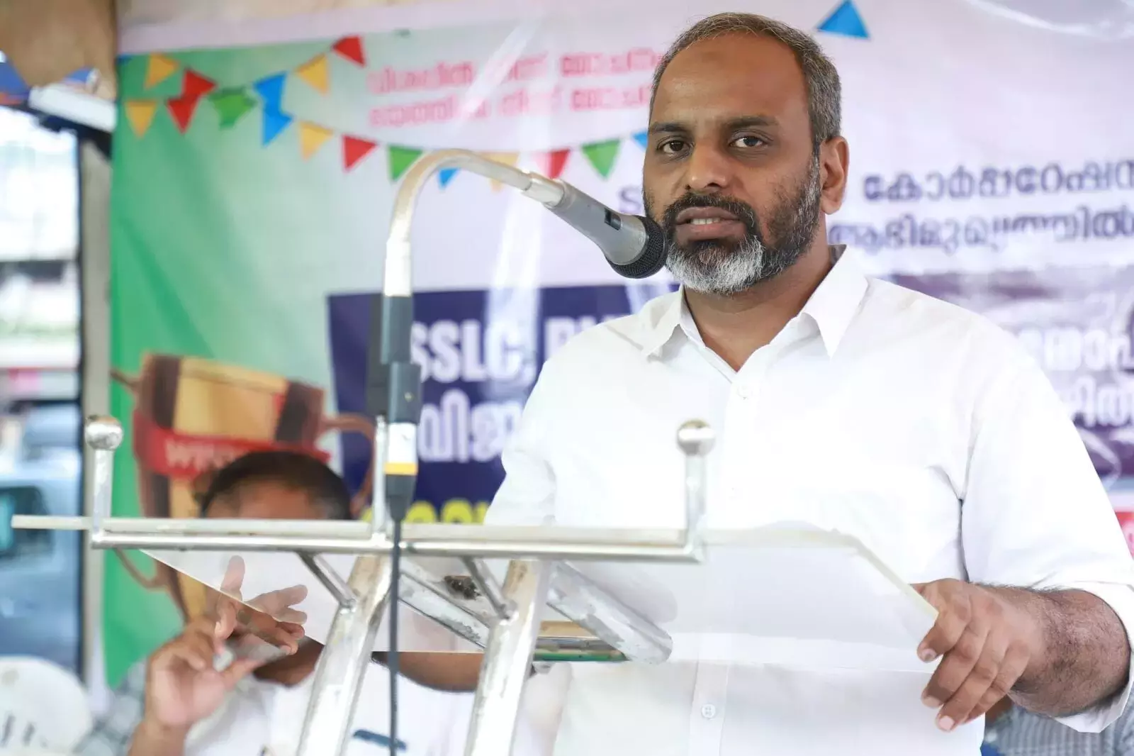 വിമാനക്കമ്പനികളുടെ പകല്‍ക്കൊള്ള: കേന്ദ്ര-സംസ്ഥാന സര്‍ക്കാരുകള്‍ അടിയന്തരമായി ഇടപെടണം; അന്‍സാരി ഏനാത്ത്